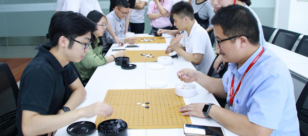 趣味運(yùn)動(dòng)會(huì)火熱進(jìn)行中